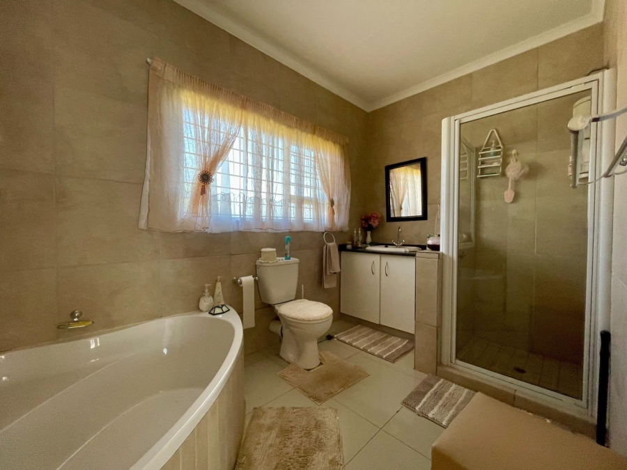 3 Bedroom Property for Sale in Wilkoppies North West